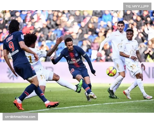 勒沃库森主场迎战巴黎圣曼强强对决再掀欧洲足坛巅峰之夜